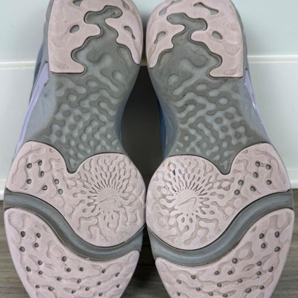 Nike Women's Blue and Grey Trainers - Picture 6 of 8